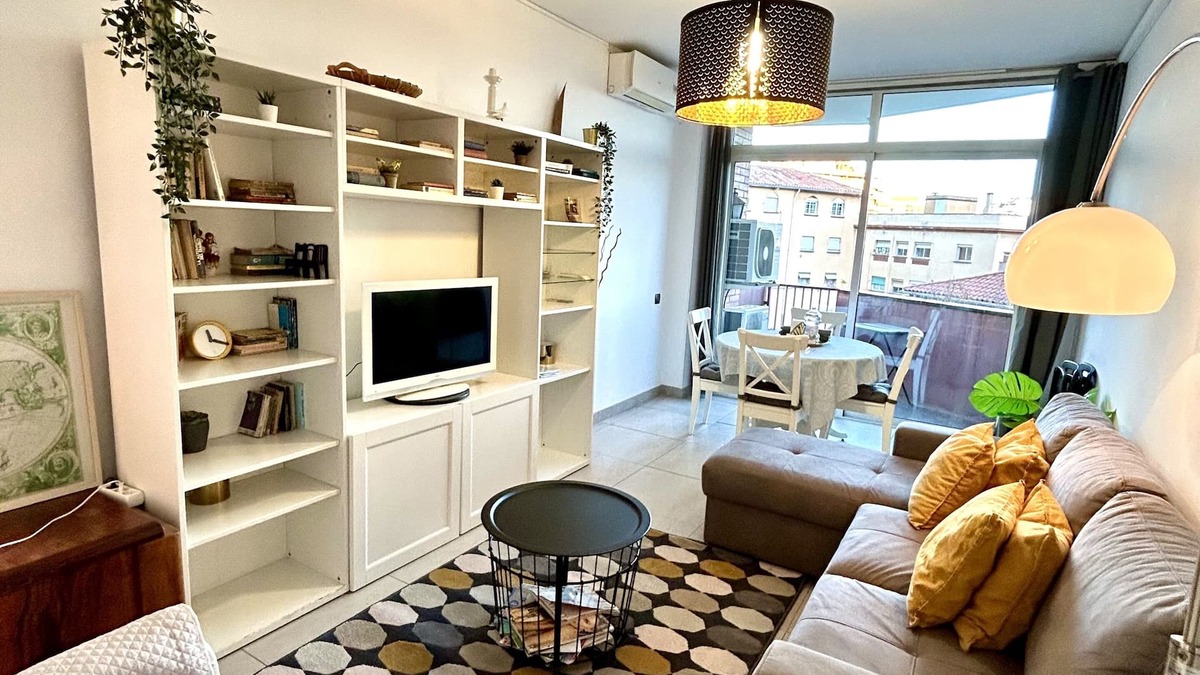 Navas Apartment | BIG FLAT IN LA SAGRERA. Very quiet area and well connected