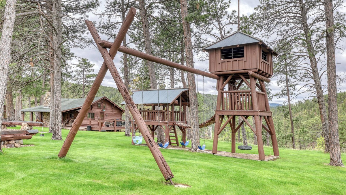 Colonial Pine Hills Cabin | Big Horn Sheep Cottage Near Mt. Rushmore