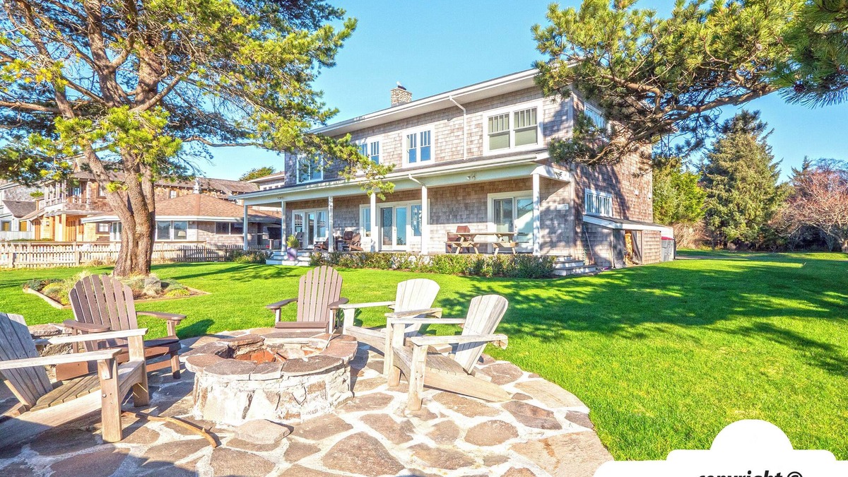 Gearhart House | BIG HOUSE LITTLE BEACH professionally managed by Seaside Vacation Homes, Inc