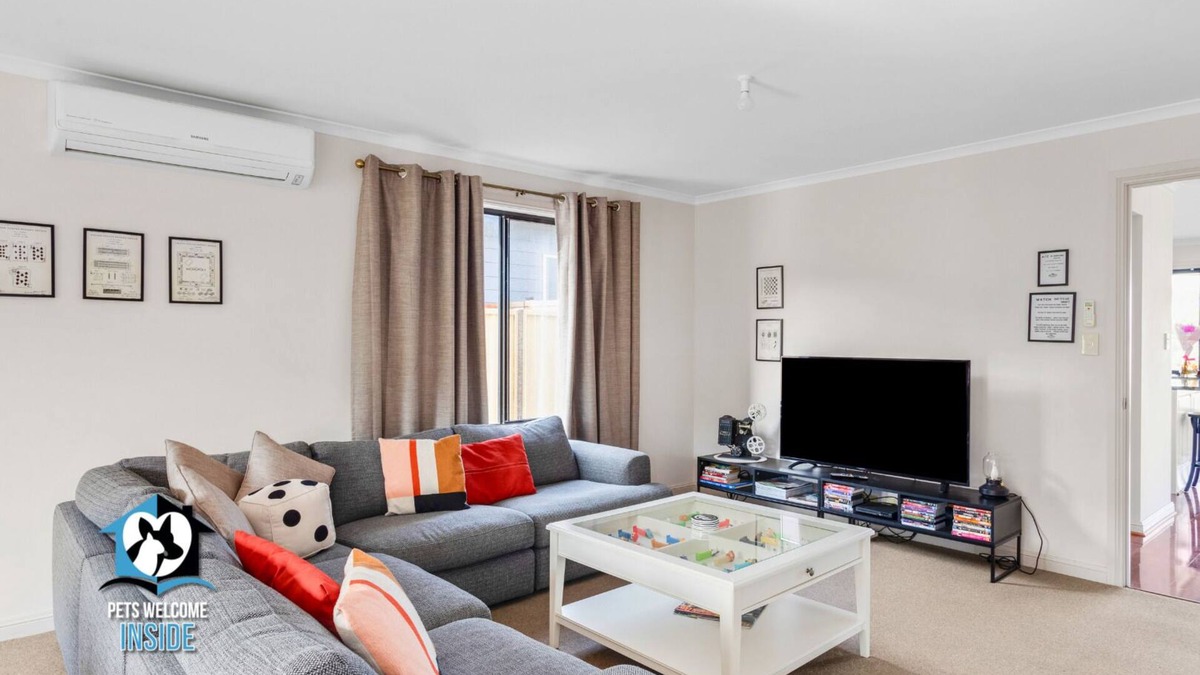 Encounter Bay House | Big House with Views and Fab Pop Culture Vibe