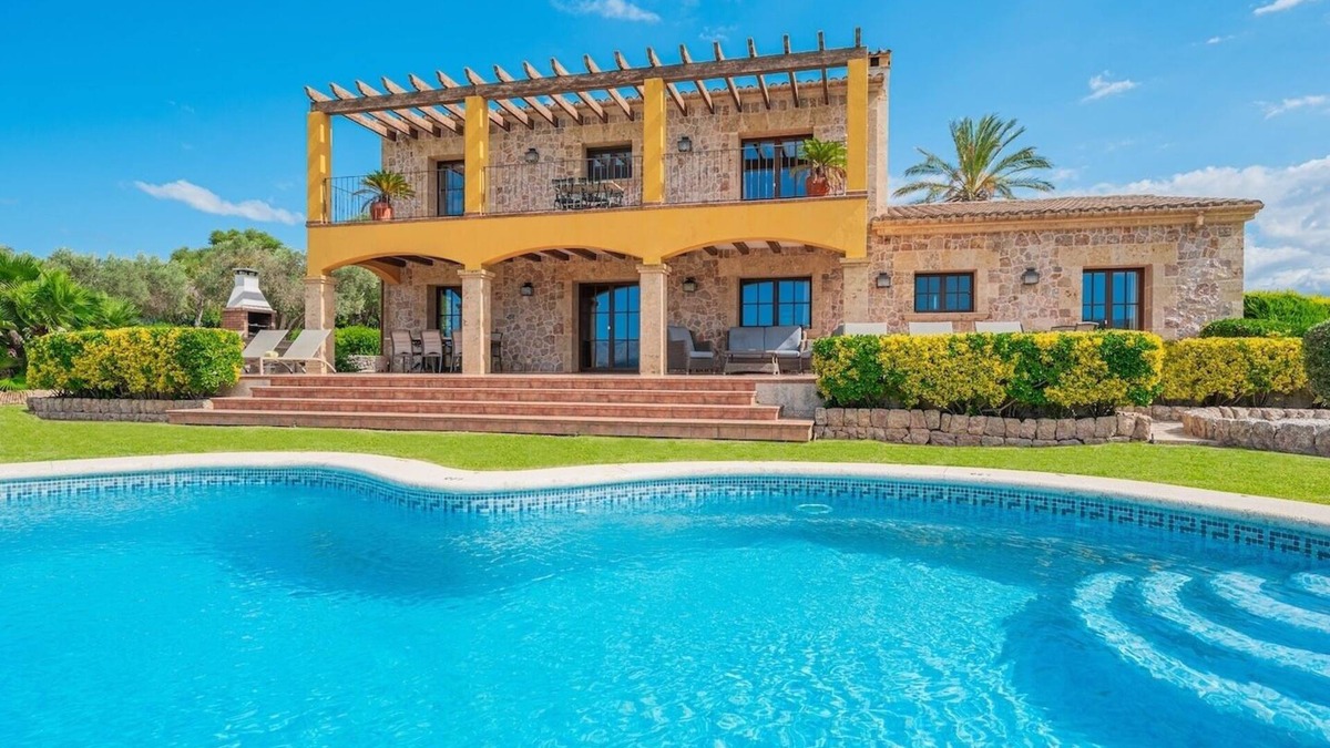 Alcudia Villa | Big luxury villa with private swimming pool located between Alcudia and Pollensa
