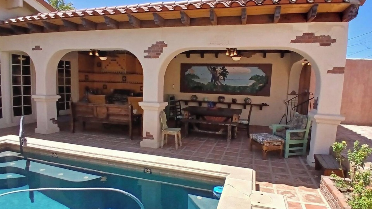 Baker Street House | BIG ONE OF A KIND EUROPEAN SPANISH MEXICAN HACIENDA HOUSE W/POOL ARTSY VINTAGE