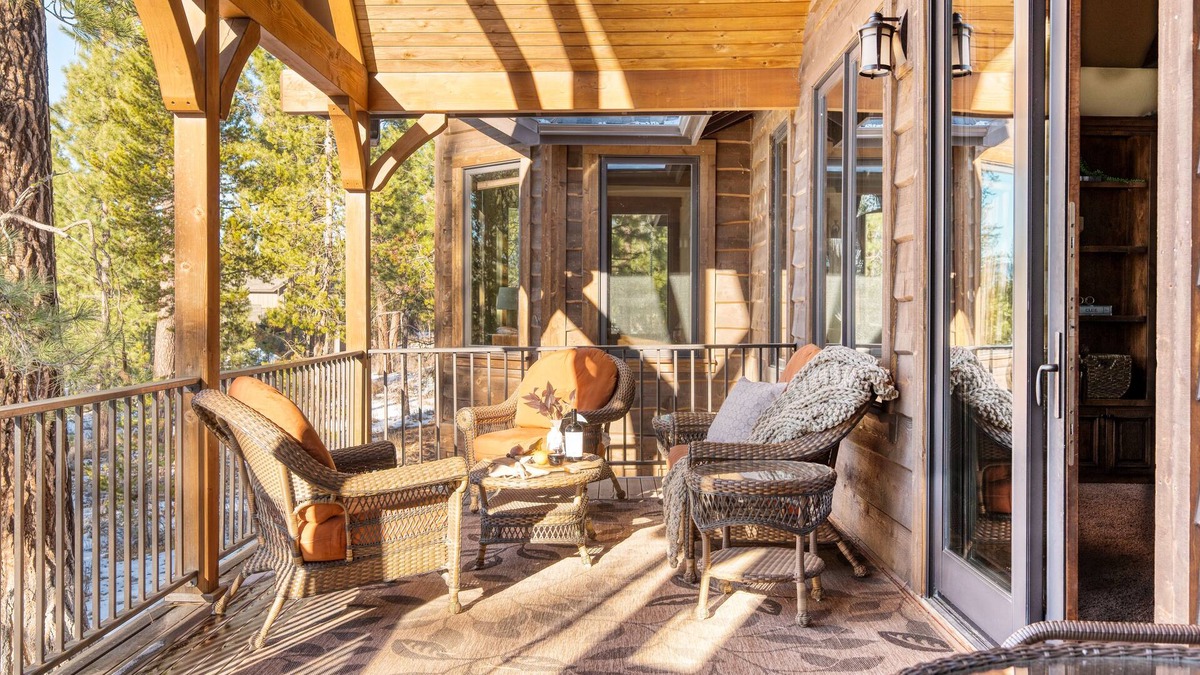 Sunriver Villa | Big Pine by AvantStay | Stunning Secluded Oregon Home w/Hot Tub