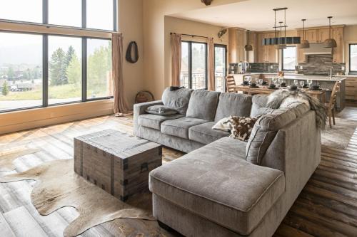 Big Sky House | Big Pine Chalet