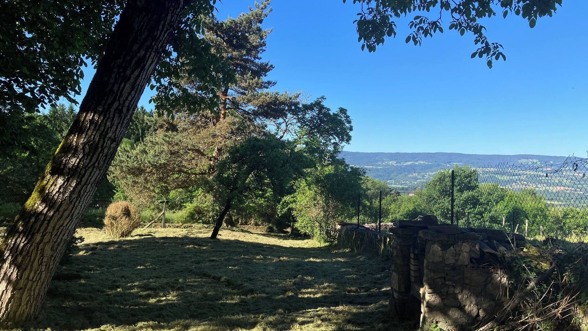 Beurieres House | BIG quiet house located on hiking trails