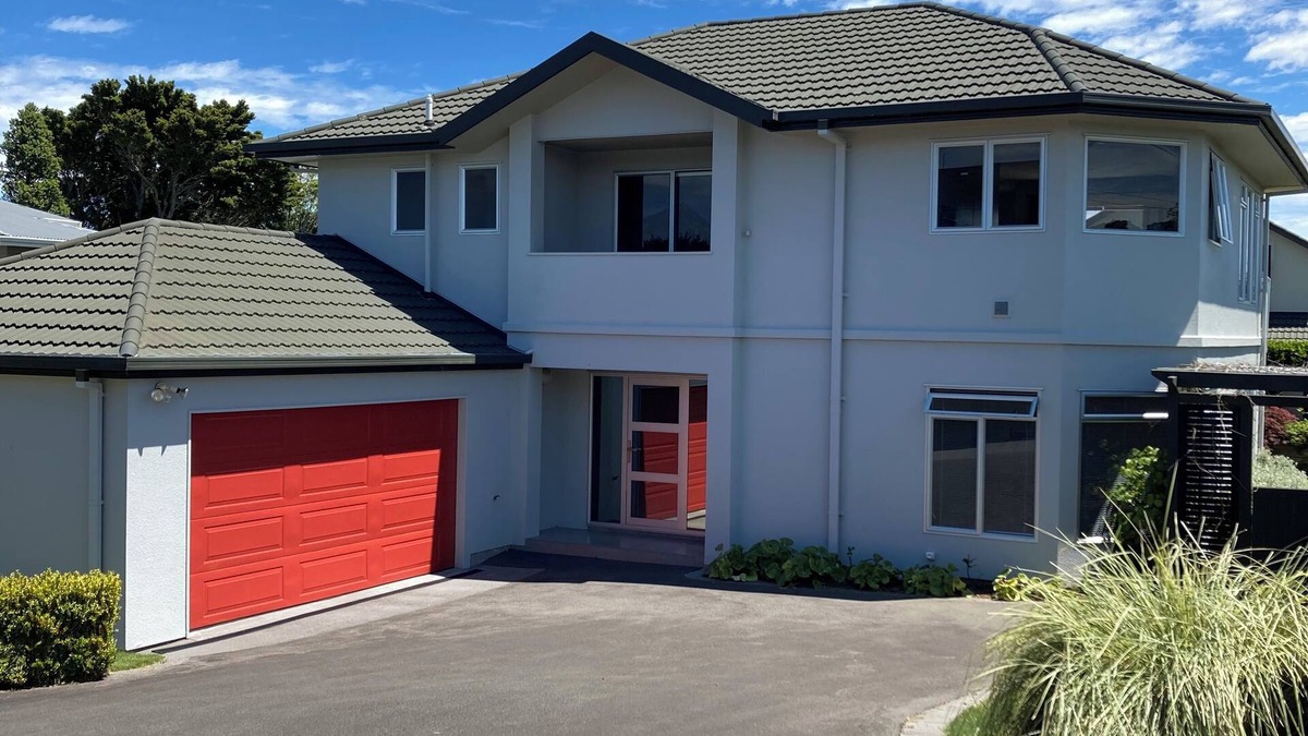 New Plymouth House | Big Red Door on Lismore