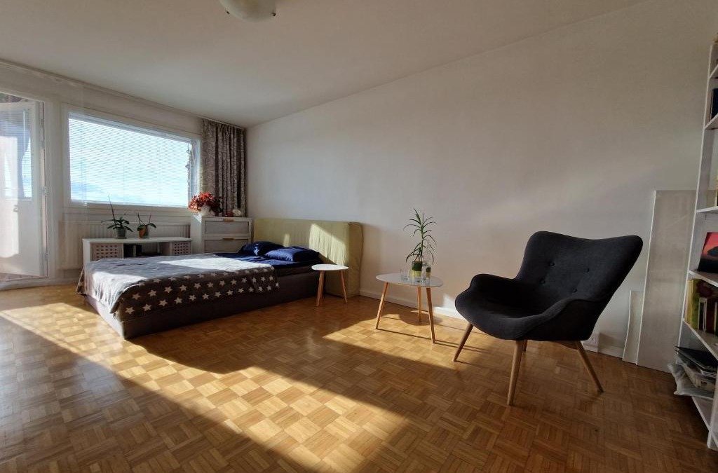 Kerava House | Big room with balcony in a shared apartment in the center of Kerava