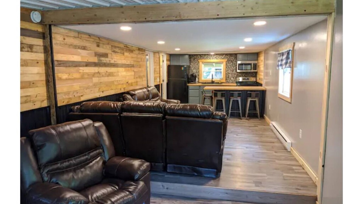 Linesville Cottage | Big Sky Cottage, Quiet, Relaxing Retreat