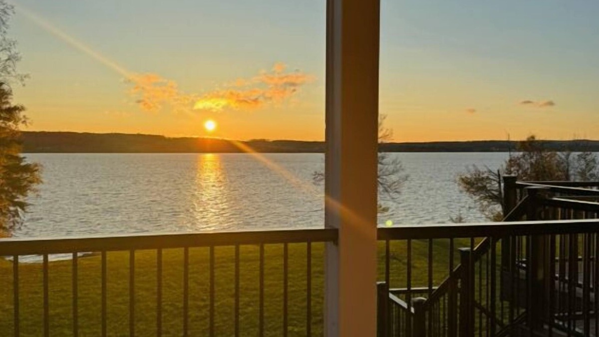 Saint David Cabin | Big Sky Lodge Sunset Suite. Luxury Lodging on Long Lake Saint David Maine