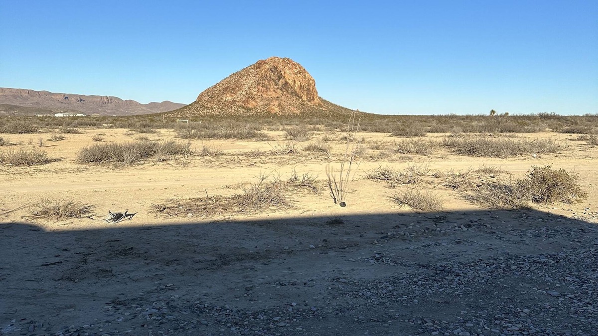 Terlingua Cabin | Big sky mountain views, 20 acres to yourselves. 21 mins Ghost town.