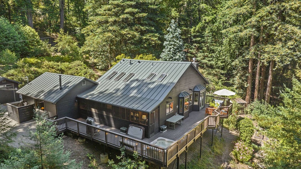 Guerneville House | Big Star Farm ~ Magical Nature Getaway, Sauna, Hot Tub, Serene