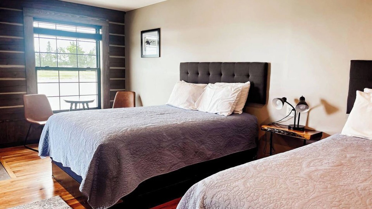 Lake Itasca Hotel | {Big Timbers} Lodging next to North Entrance of Itasca State Park