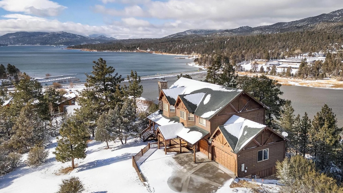 Castle Glen Estates House | BIG VIEWS of Big Bear Lake/Close to Snow Summit, Bear Mtn, Marina, The Village