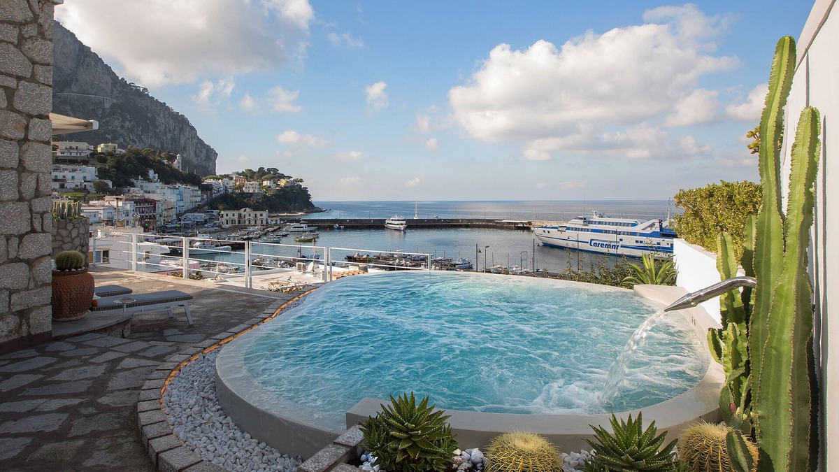 Marina Grande Villa | BIG VILLA WITH AMAZING INFINITY TERRACE JACUZZI SWIMMING POOL 10 MIN FROM "PIAZZETTA".