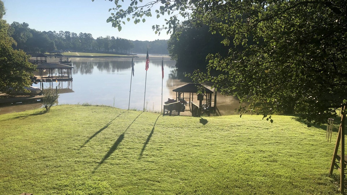 Belmont House | Big water Lake Wylie views on quiet cove, private acre property near Belmont