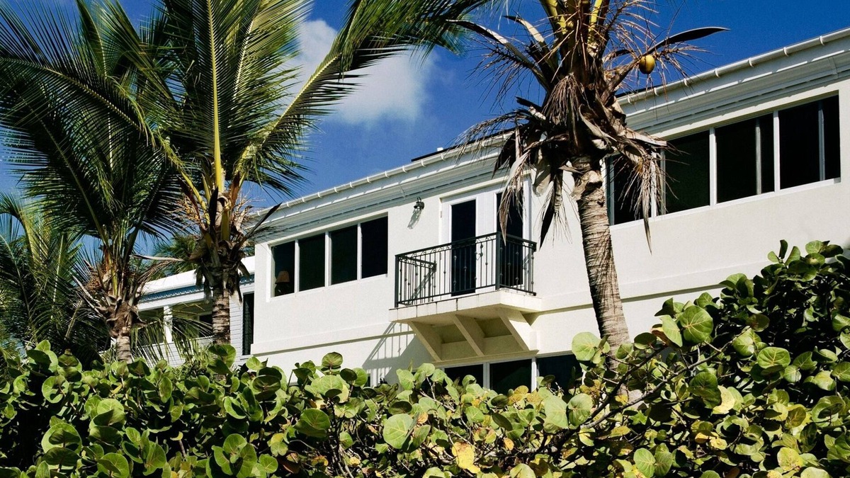 Estate Enighed Villa | BIG WATERFRONT BEACH HOUSE WALK TO CRUZ BAY RESTAURANTS AND SHOPPING