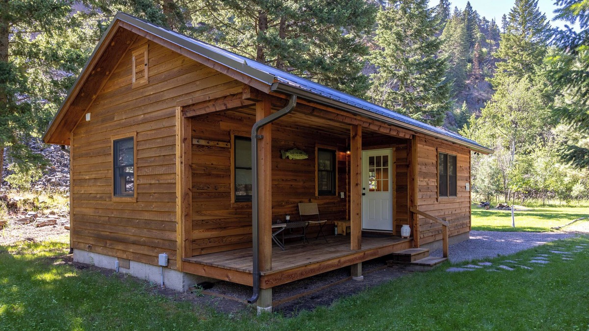 Granite County Cabin | Bighorn Cabin #1 - Have breakfast with Bighorn Sheep!