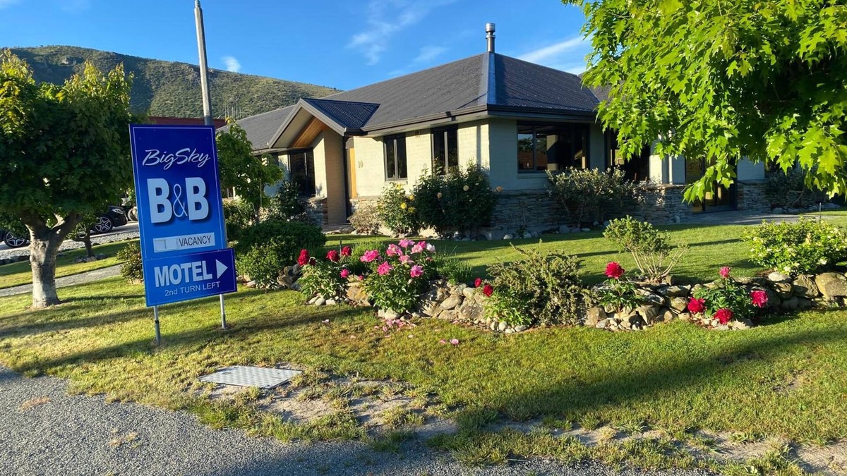 Omarama Bed & Breakfast | BigSky Bed and Breakfast
