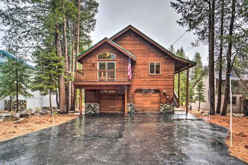 Truckee House | Bikes, Grill and Views Luxe Truckee Cabin!