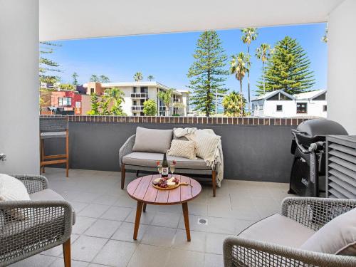 Kiama Apartment | Bikinis and Martinis