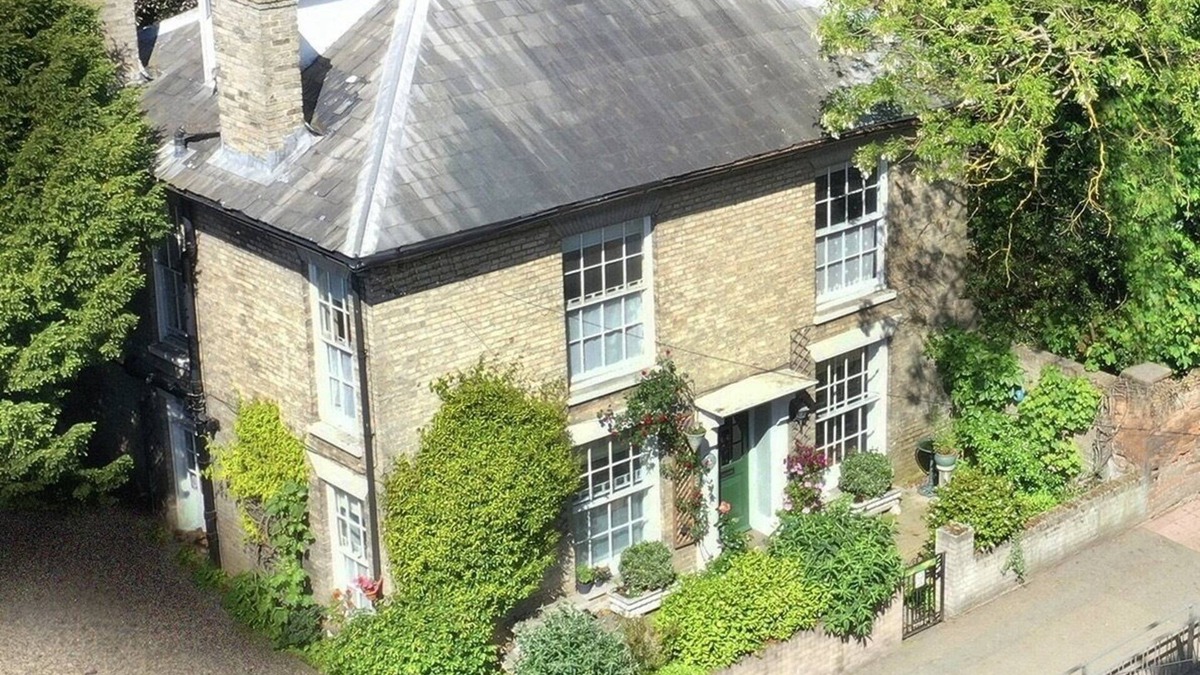 Billericay House | Billericay Georgian House, Sleeps 6 - Pet Friendly
