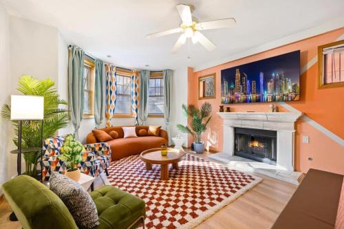 Wicker Park Apartment | Billiards Patio Parking