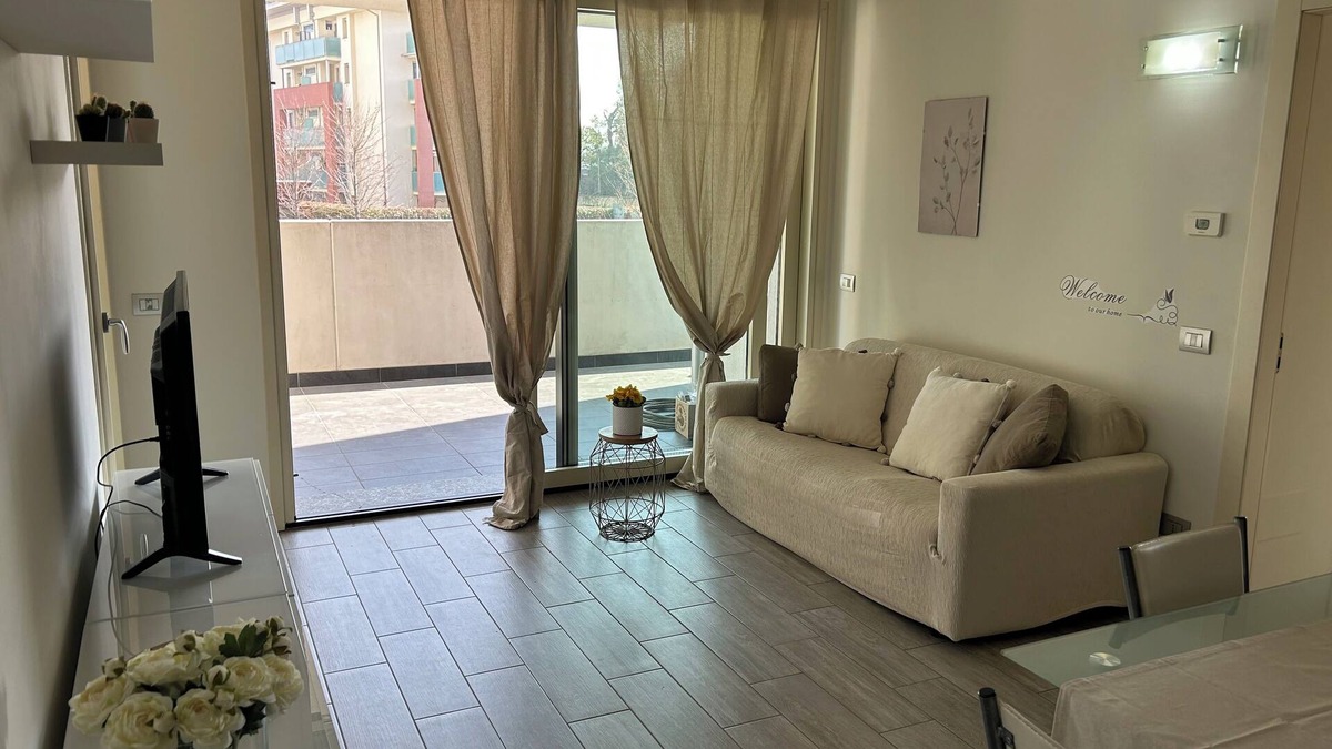Lissone Apartment | Bilocale Stazione Lissonen5 min dal Parco di MonzanTreno per Milano Como Fiera
