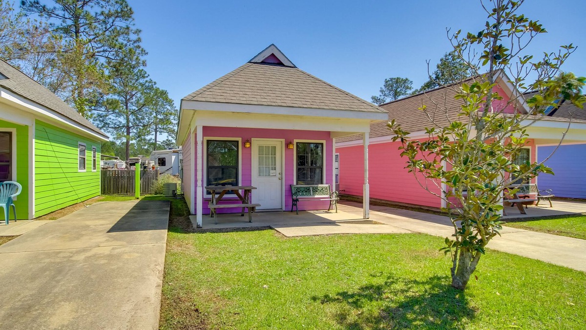Biloxi Cottage | Biloxi Resort Cottage w/Pool & Lake Access!