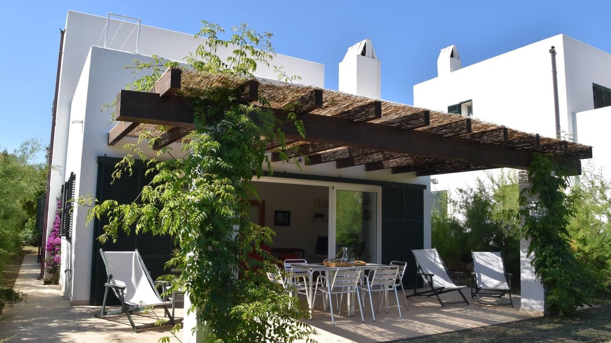 Biniancolla Villa | Biniancolla Ginesta villa with communal pool