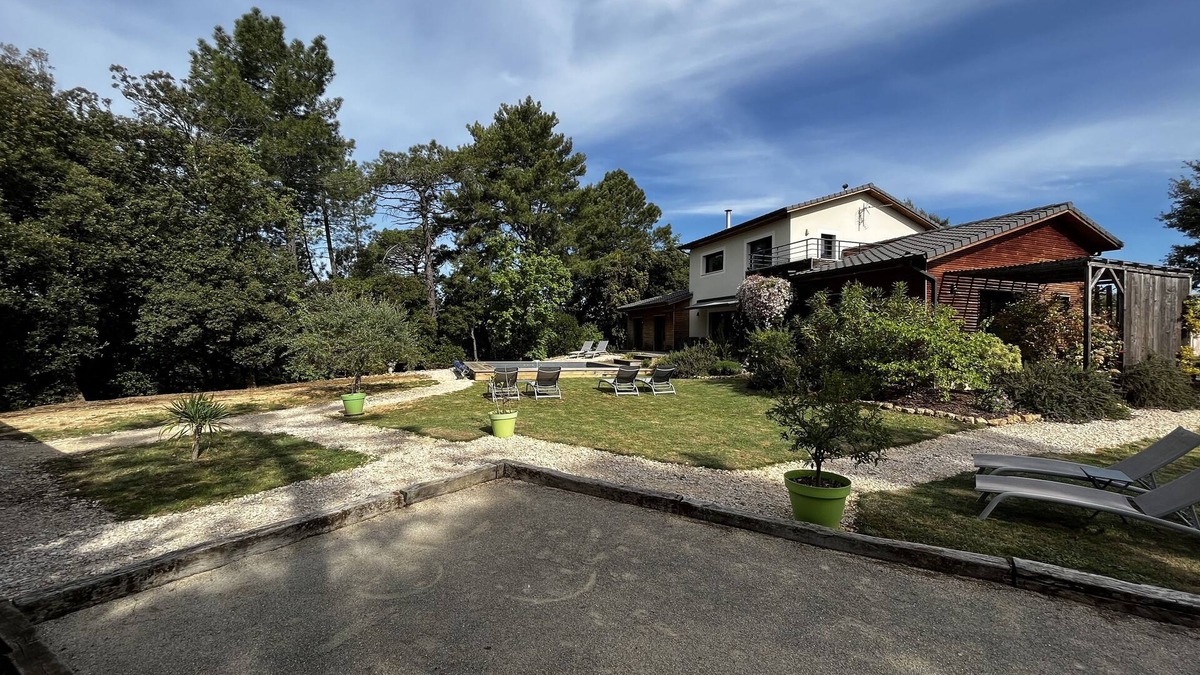 Saint-Julien-de-Peyrolas Villa | Bioclimatic house on the edge of a forest Heated swimming pool - Gorges de l'Ardèche