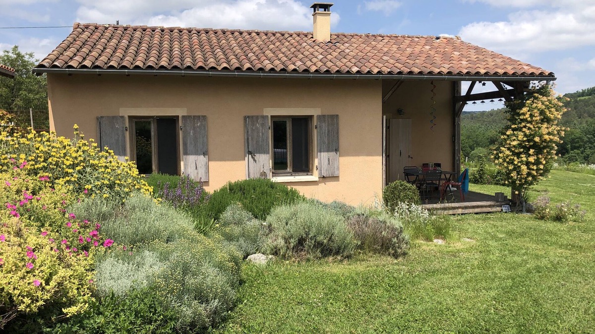 Saint-Astier House | Bioclimatic house with swimming pool in a peaceful hamlet 3 km from the city center