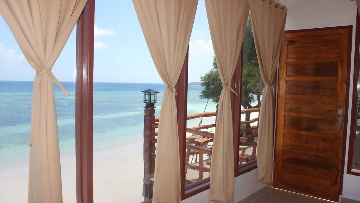 Bira Bed & Breakfast | Bira Panda Beach 2