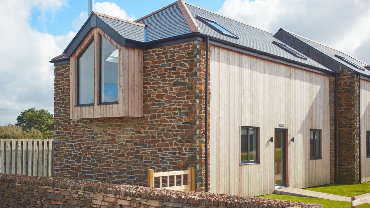 St. Agnes House | Birch House, situated just outside of the beautiful lively village of St Agnes and only 1.5 miles fr