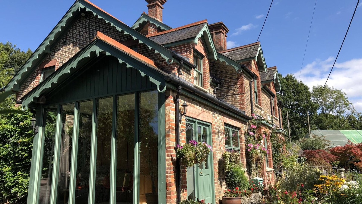 Southwater Cottage | Birchwood Cottages presented by Lazy Daze.