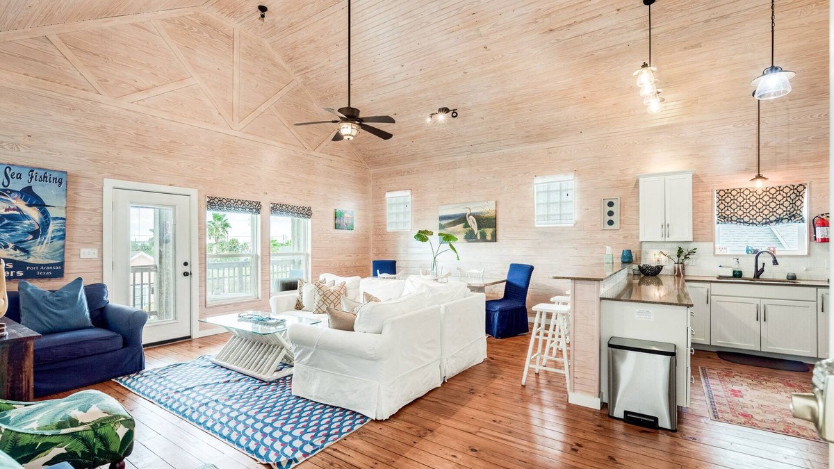 Port Aransas House | Bird in Paradise