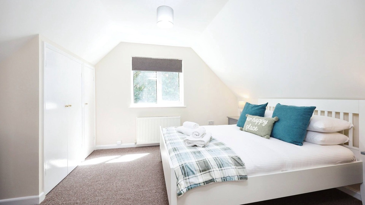 Bembridge Cottage | Birdham Four - sleeps 4 guests in 2 bedrooms