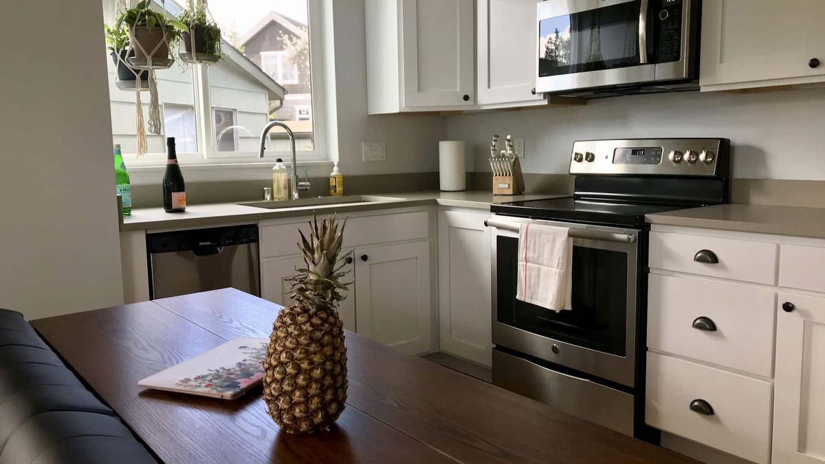 Wallingford House | Birdhouse on GreenLake
