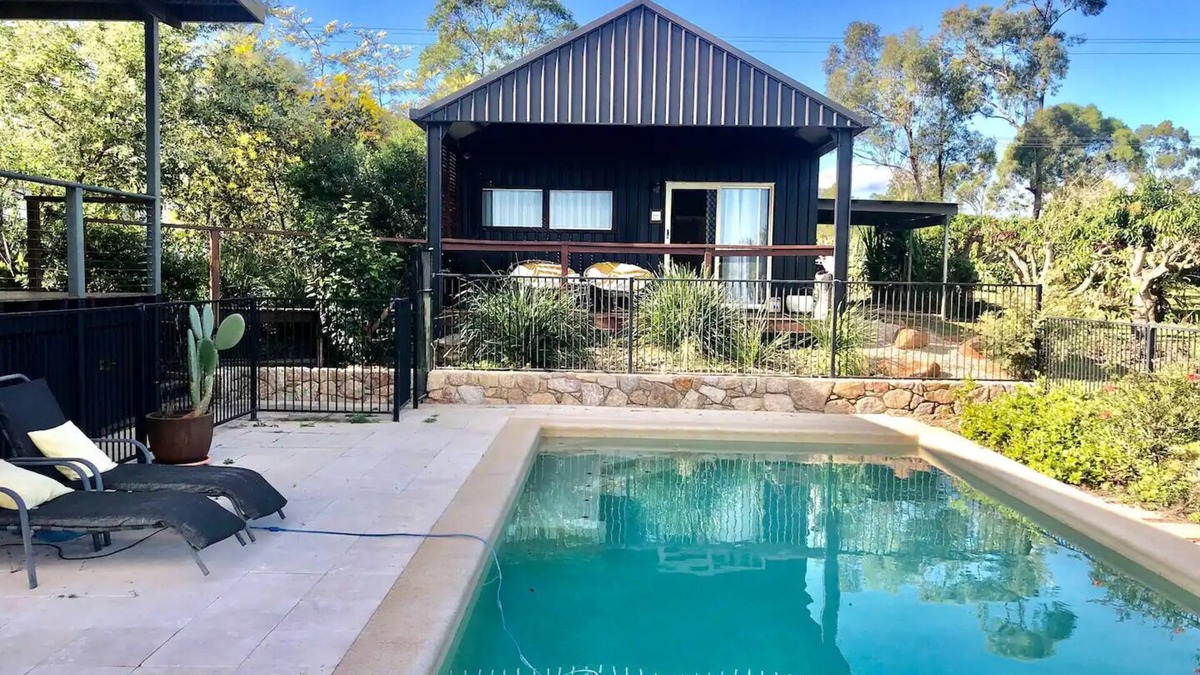 Mareeba Cottage | Birds Heaven Mareeba ‘Grevillea Retreat’