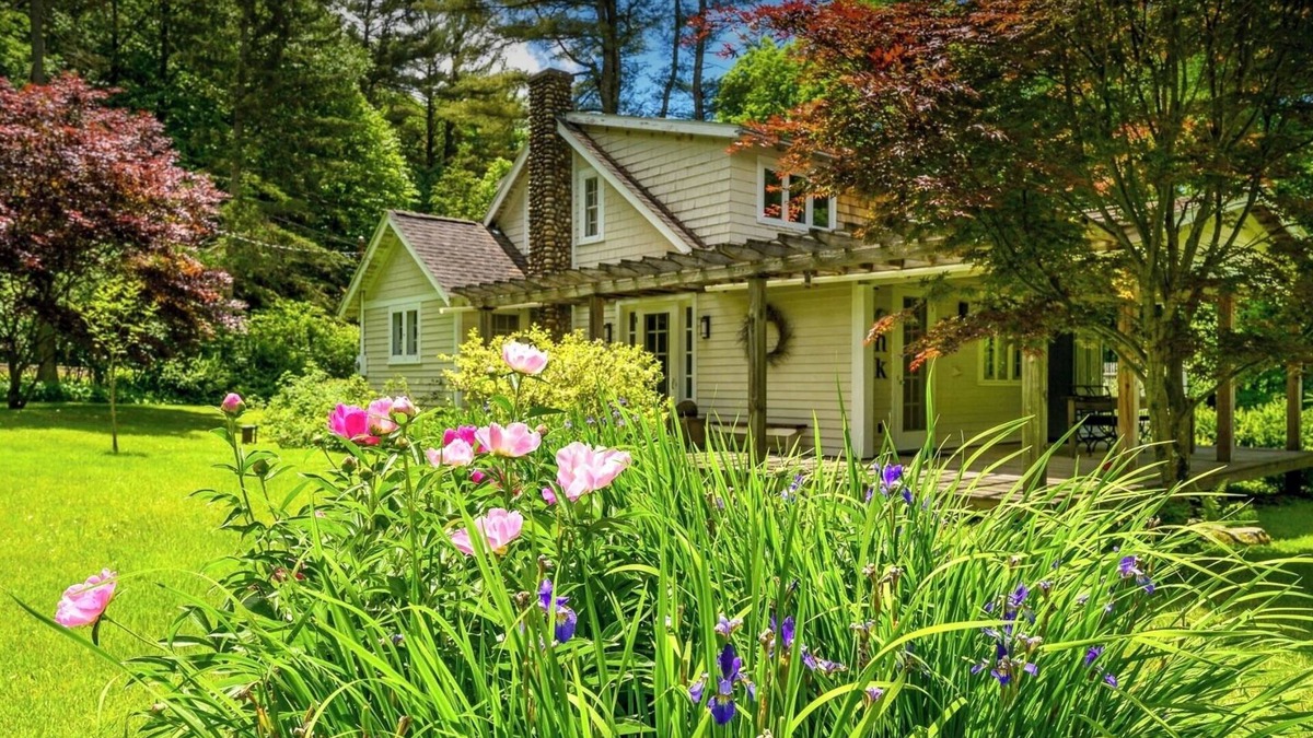 East Chatham House | Birds’ Nest Bungalow