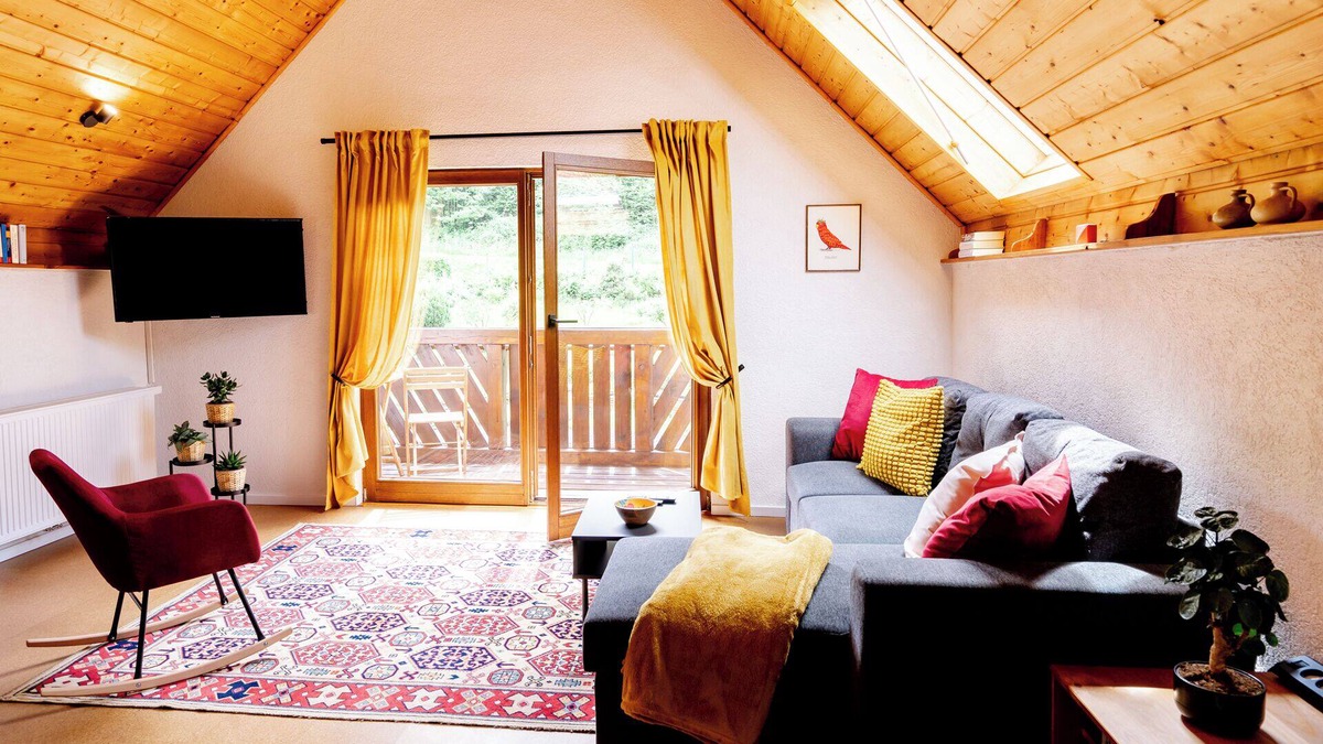 Darstein Apartment | birds-nest holiday home palatian forest balcon wood stove