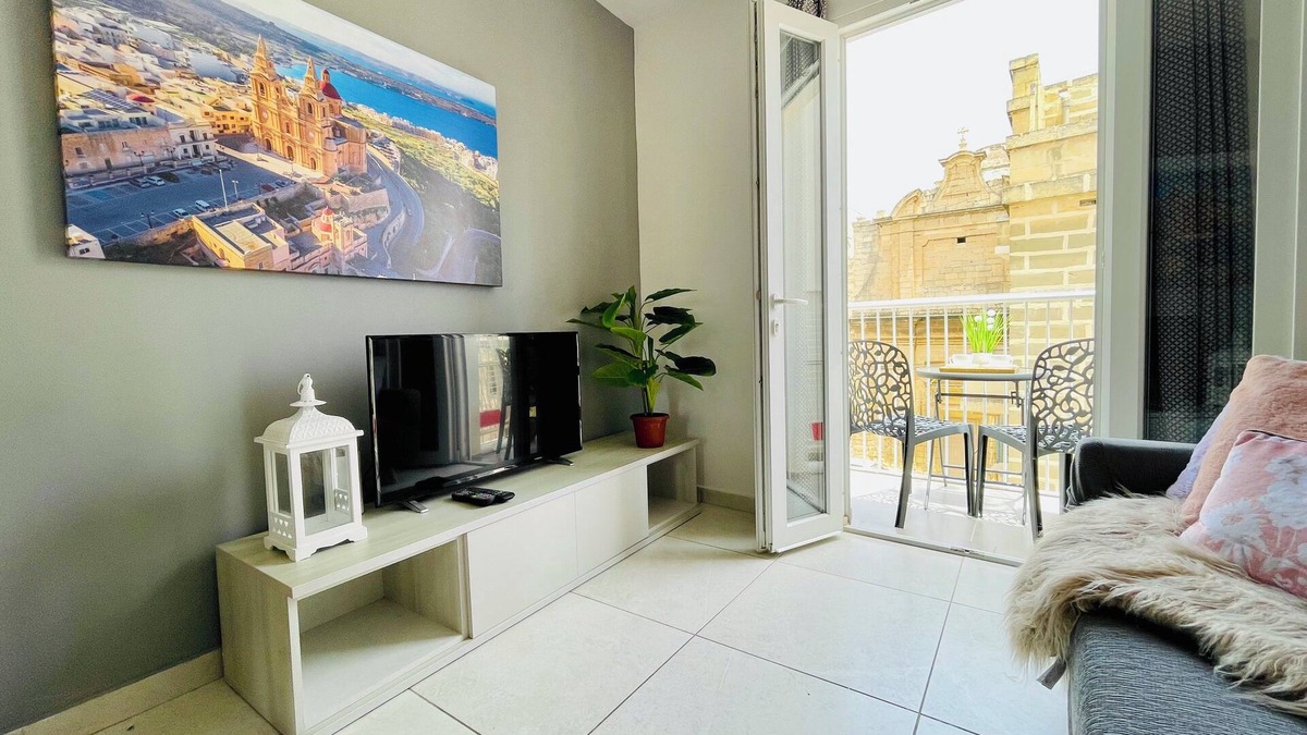 Birgu Apartment | Birgu 2BR Comfort By Holihomes