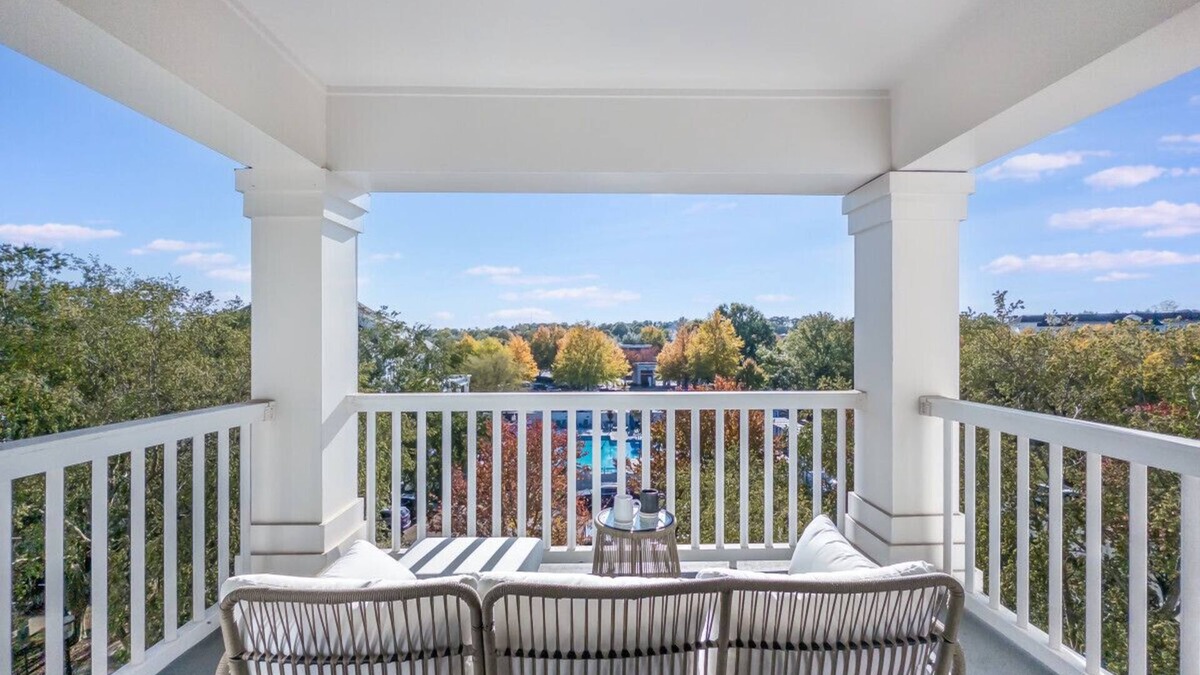 Huntersville Apartment | Birkdale Lookout Elevator Shop-Eat-Work-Play
