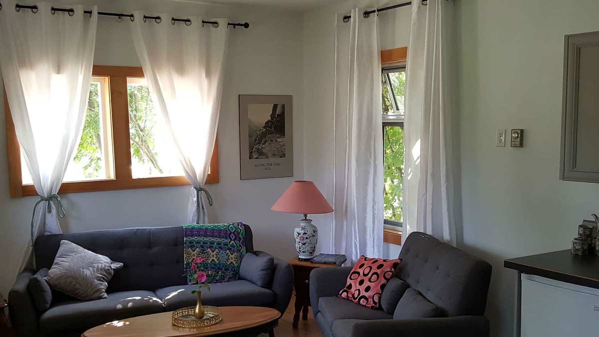 Kaslo Cottage | Birkwood Cottage-Downtown