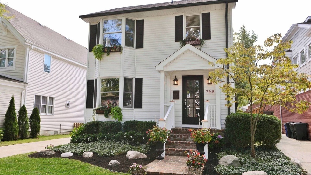 Birmingham House | Birmingham in town, Gorgeous Colonial onTree lined street - private fenced yard