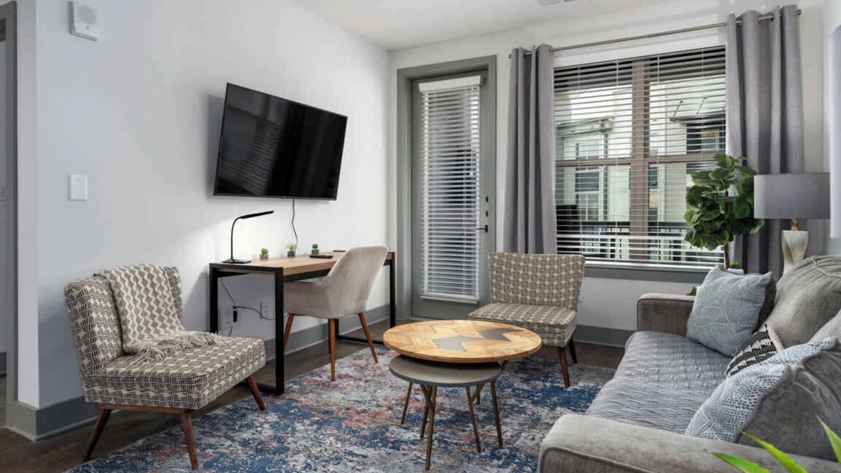 Crestline Heights Apartment | Birmingham Luxury: 2BR Apartment w/Pool & Gym