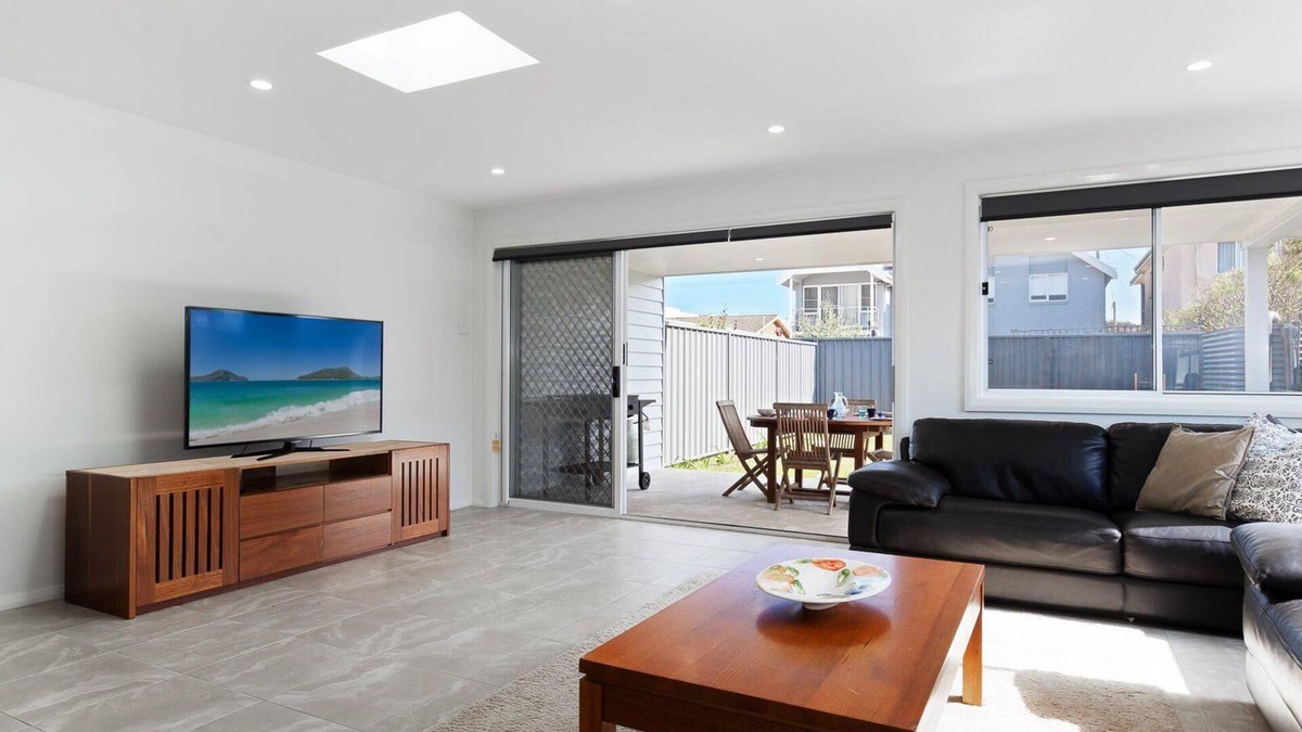 Anna Bay House | Birubi Breezes, 2/7 Fitzroy St - Large Duplex with Air Con, WIFI & 5 minute walk to the beach