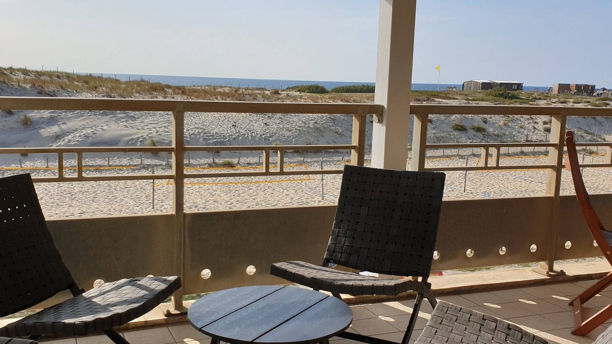 Biscarrosse Plage Apartment | BiscaOcean - T3 seafront apartment with pool and terrace