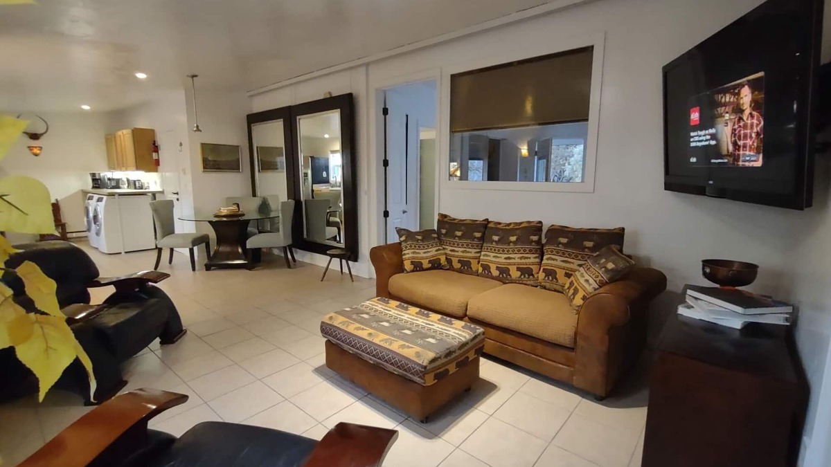 Carbondale Apartment | Bit of HEAVEN sleep 50 feet from Roaring Fork River