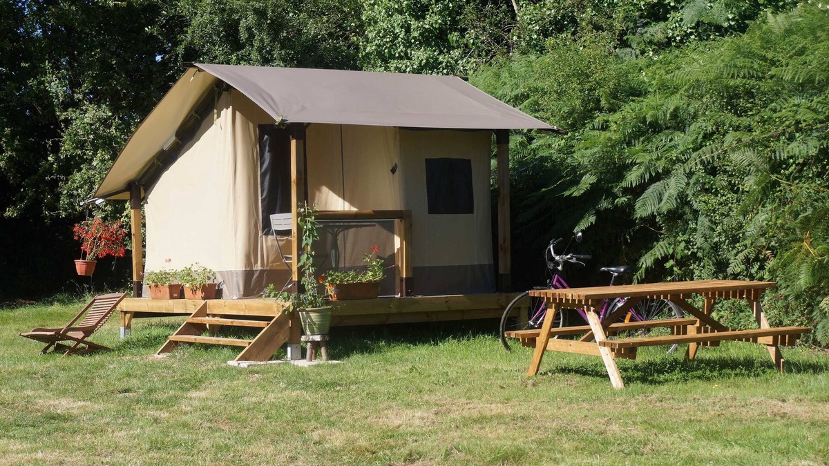 Le Champ-Saint-Pere RV Rental | Bivouac in the wilderness