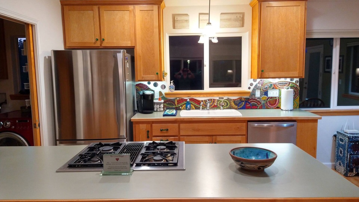 Columbia House | Bixel Bungalow- Cottage in Gold Rush Columbia